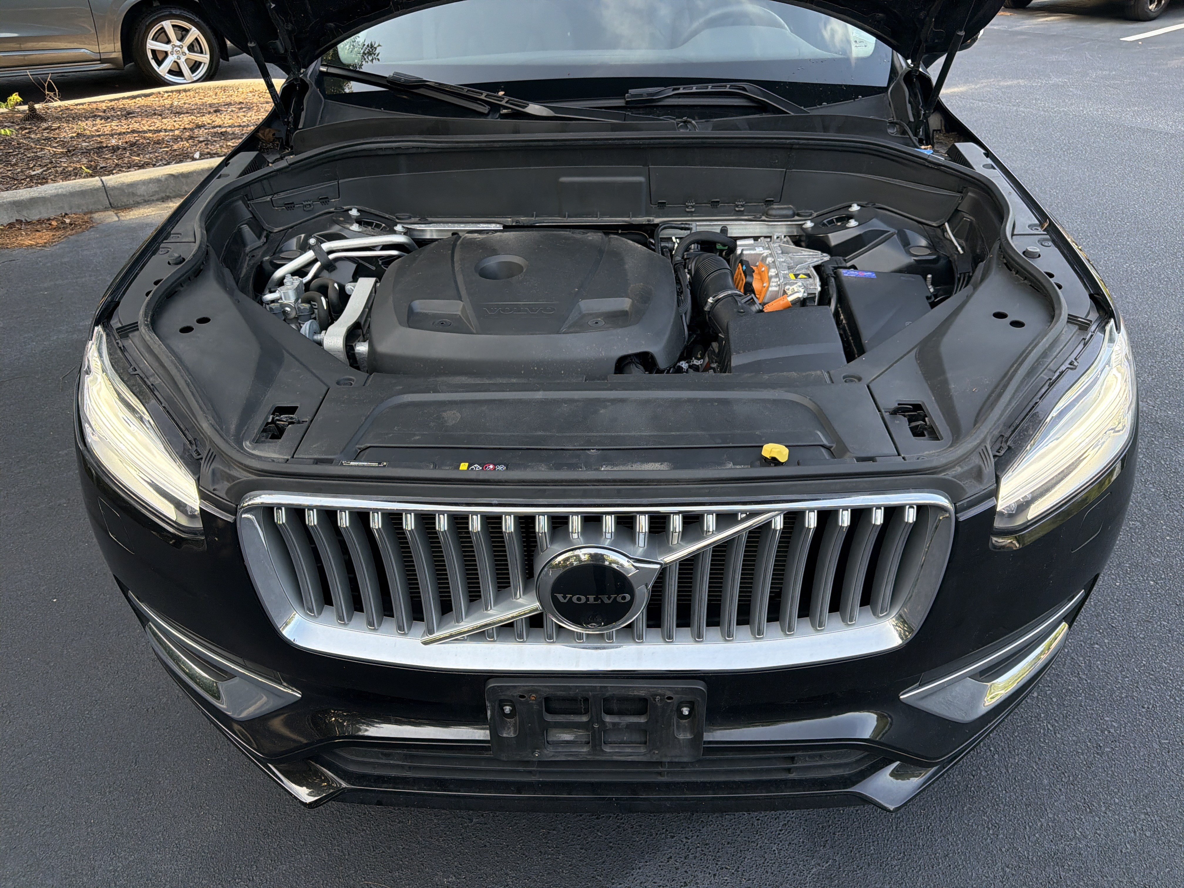 Used 2025 Volvo XC90 T8 Plus w/ Protection Package Premier AWD/4WD image 36