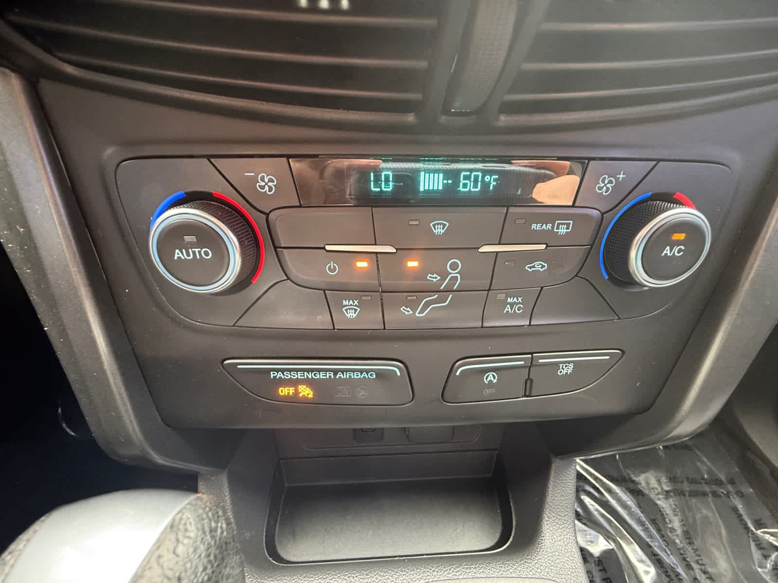 Used 2017 Ford Escape SE FWD image 16