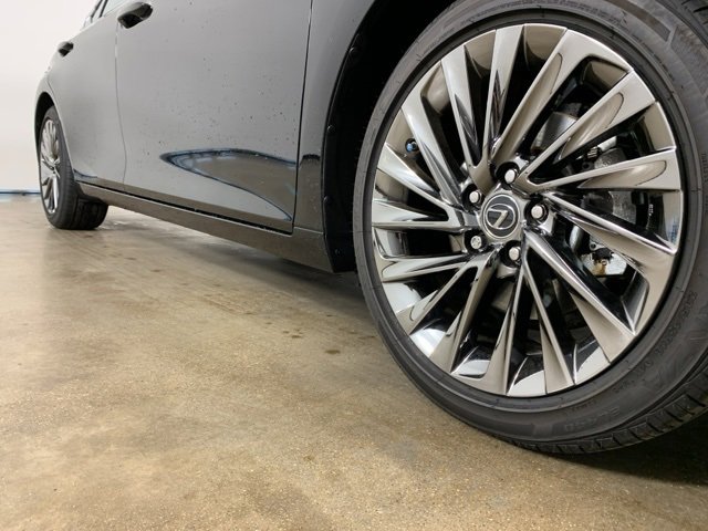 Used 2025 Lexus ES 300h w/ Luxury Package image 6