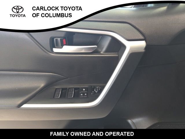 Used 2022 Toyota RAV4 XLE w/ Convenience Package image 11