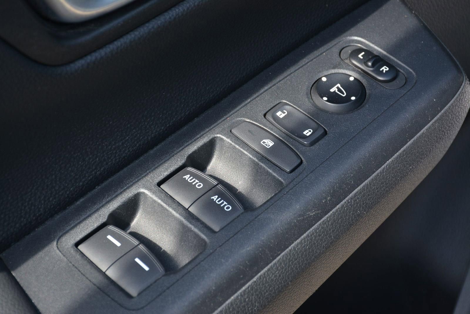 Used 2023 Honda CR-V EX image 11
