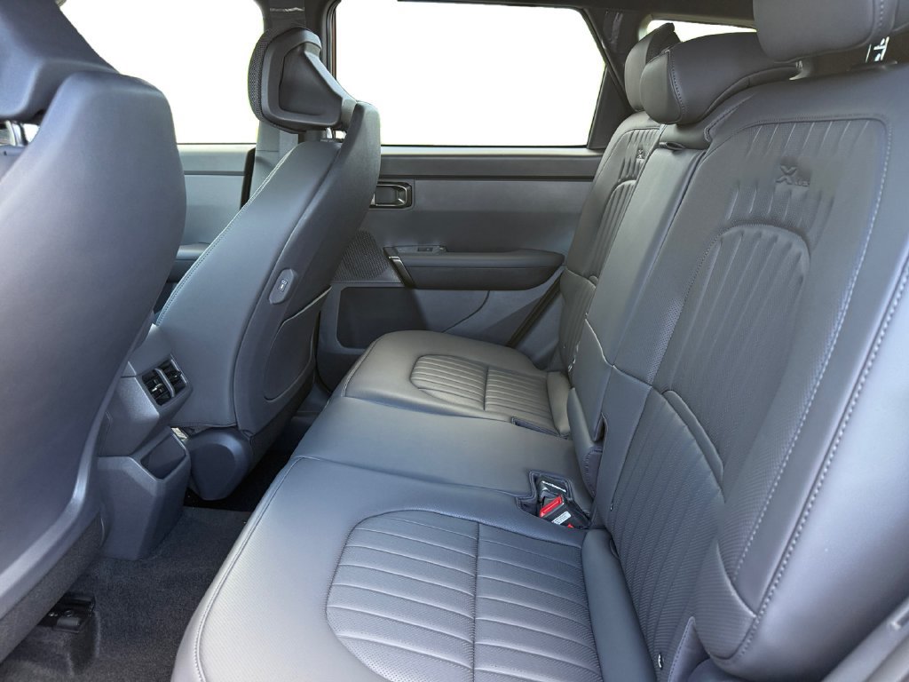 New 2027 Kia Seltos X-Line S w/ X-Line S Premium Package AWD/4WD image 15