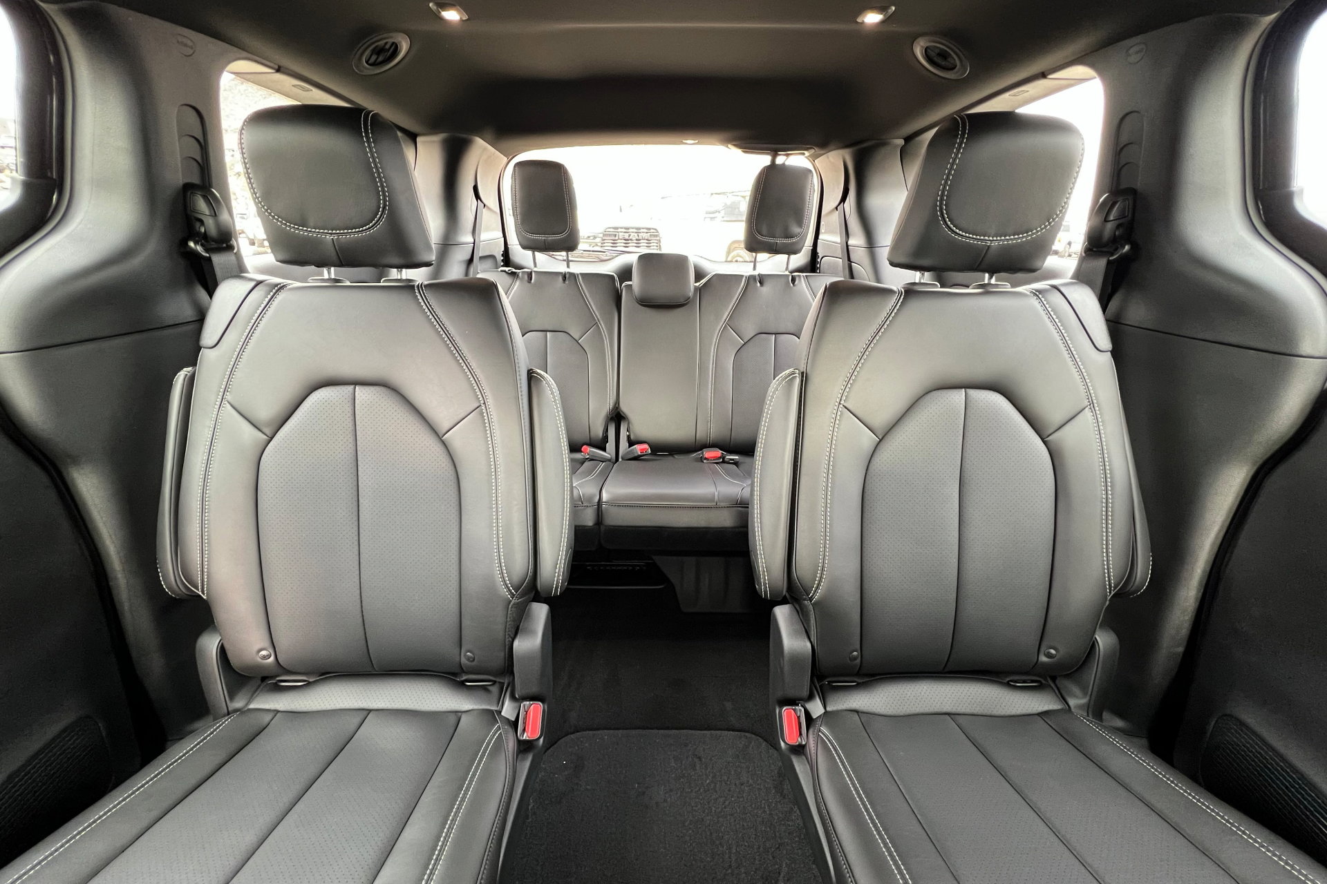 New 2026 Chrysler Pacifica Select FWD image 25