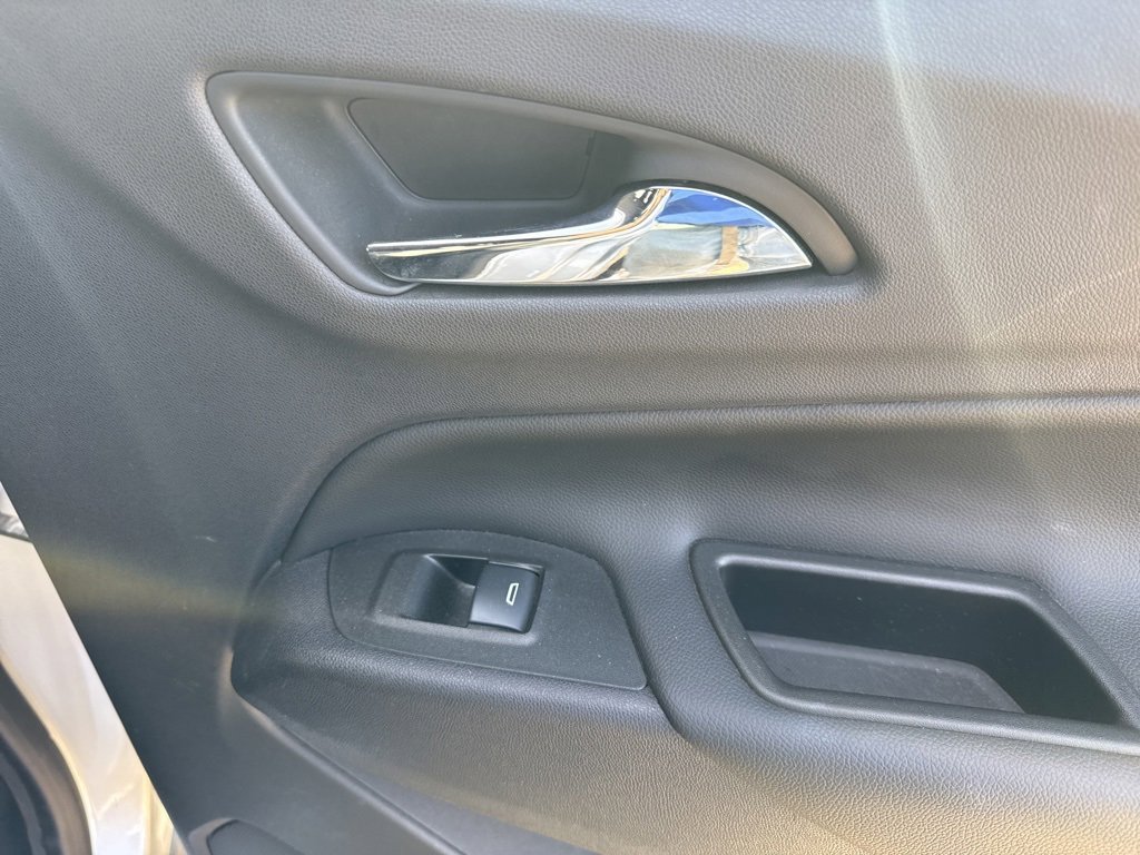 Used 2021 Chevrolet Equinox LT image 24