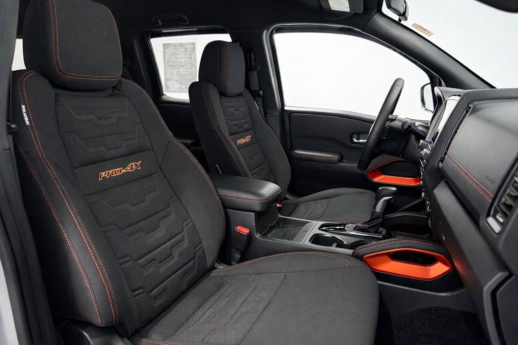 Used 2024 Nissan Frontier PRO-4X w/ Pro Convenience Package image 14