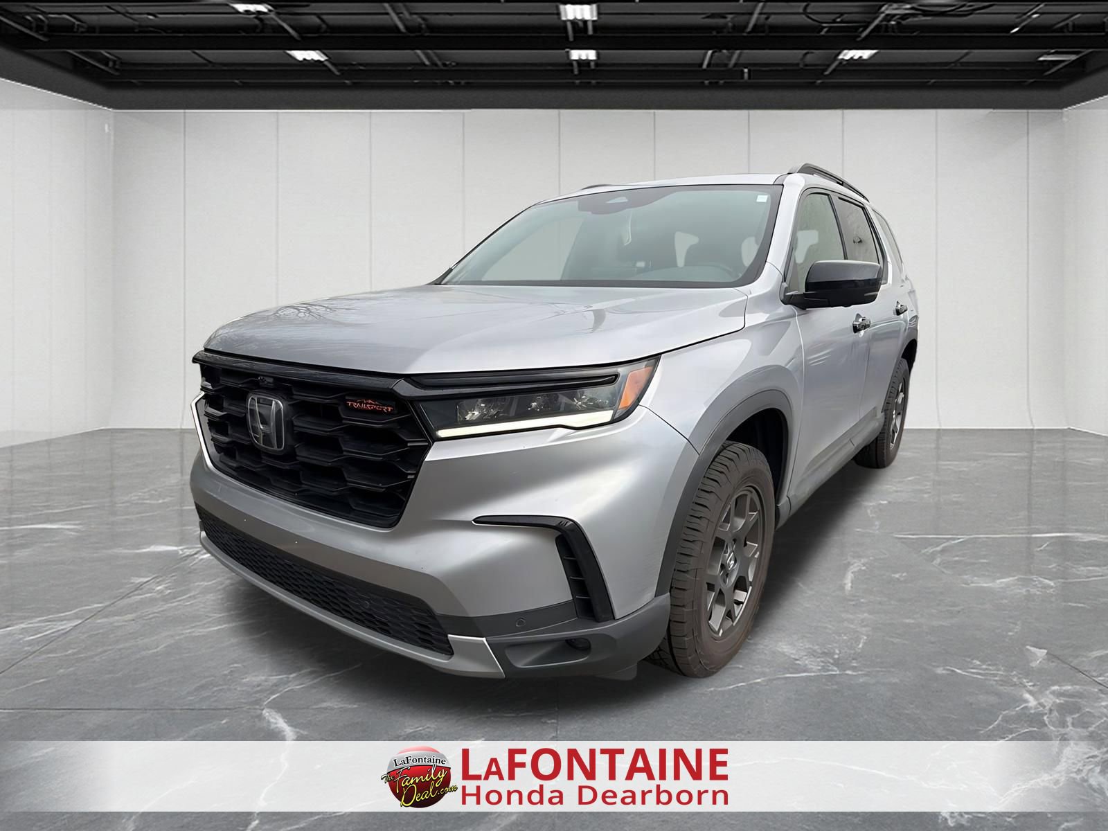 Certified 2025 Honda Pilot TrailSport image 1