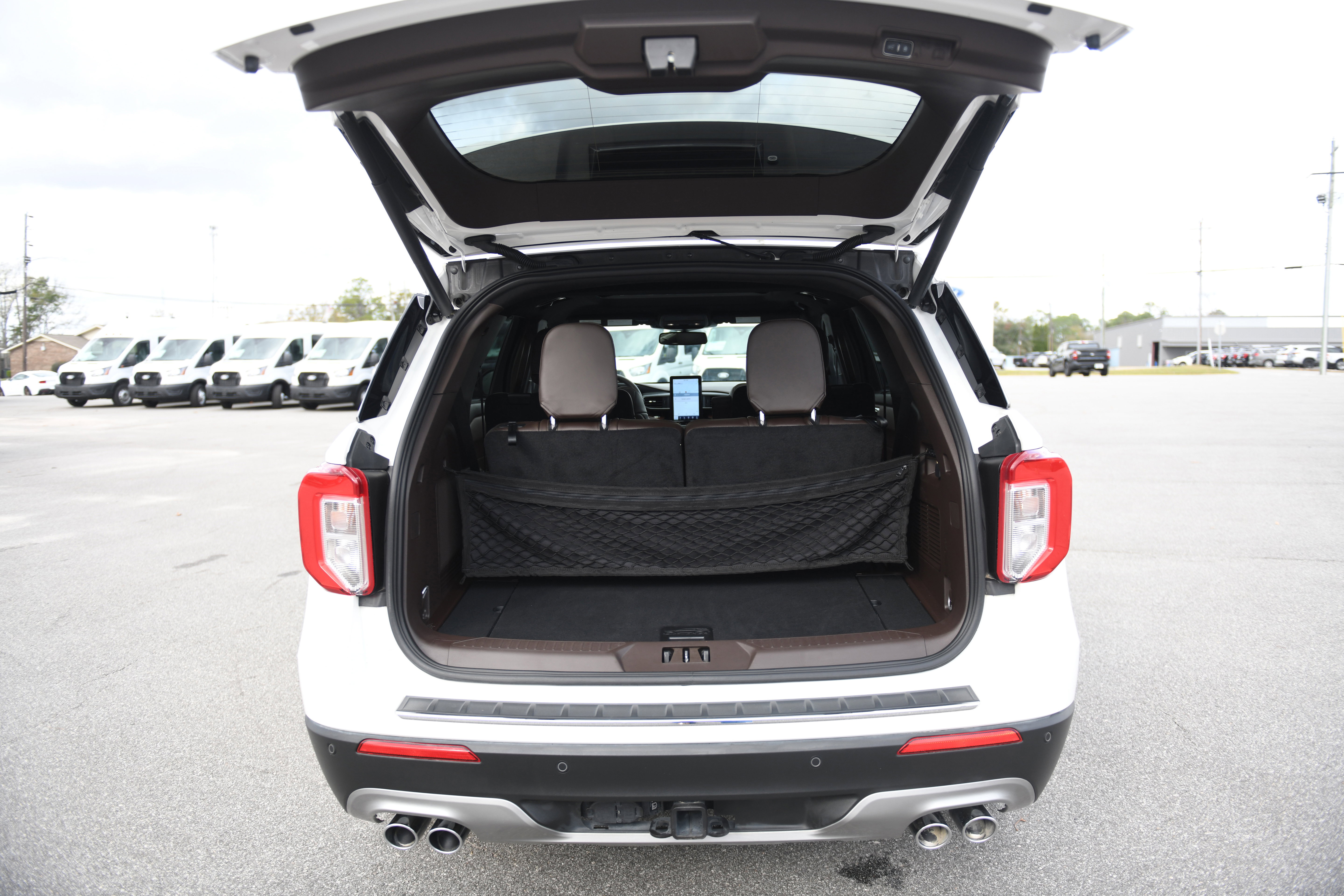 Used 2024 Ford Explorer King Ranch w/ Technology Package image 11