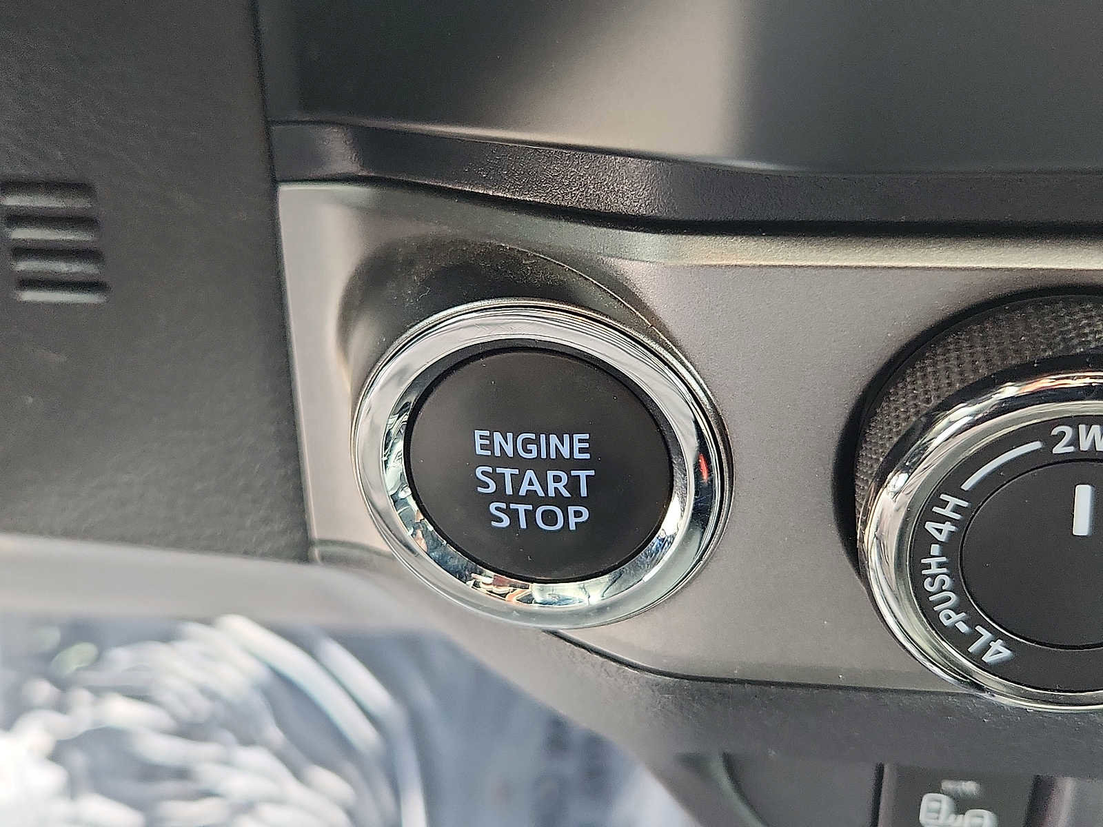 Used 2022 Toyota Tacoma Limited AWD/4WD image 23