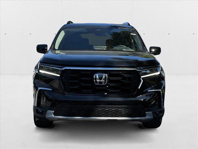 New 2025 Honda Pilot Touring image 6