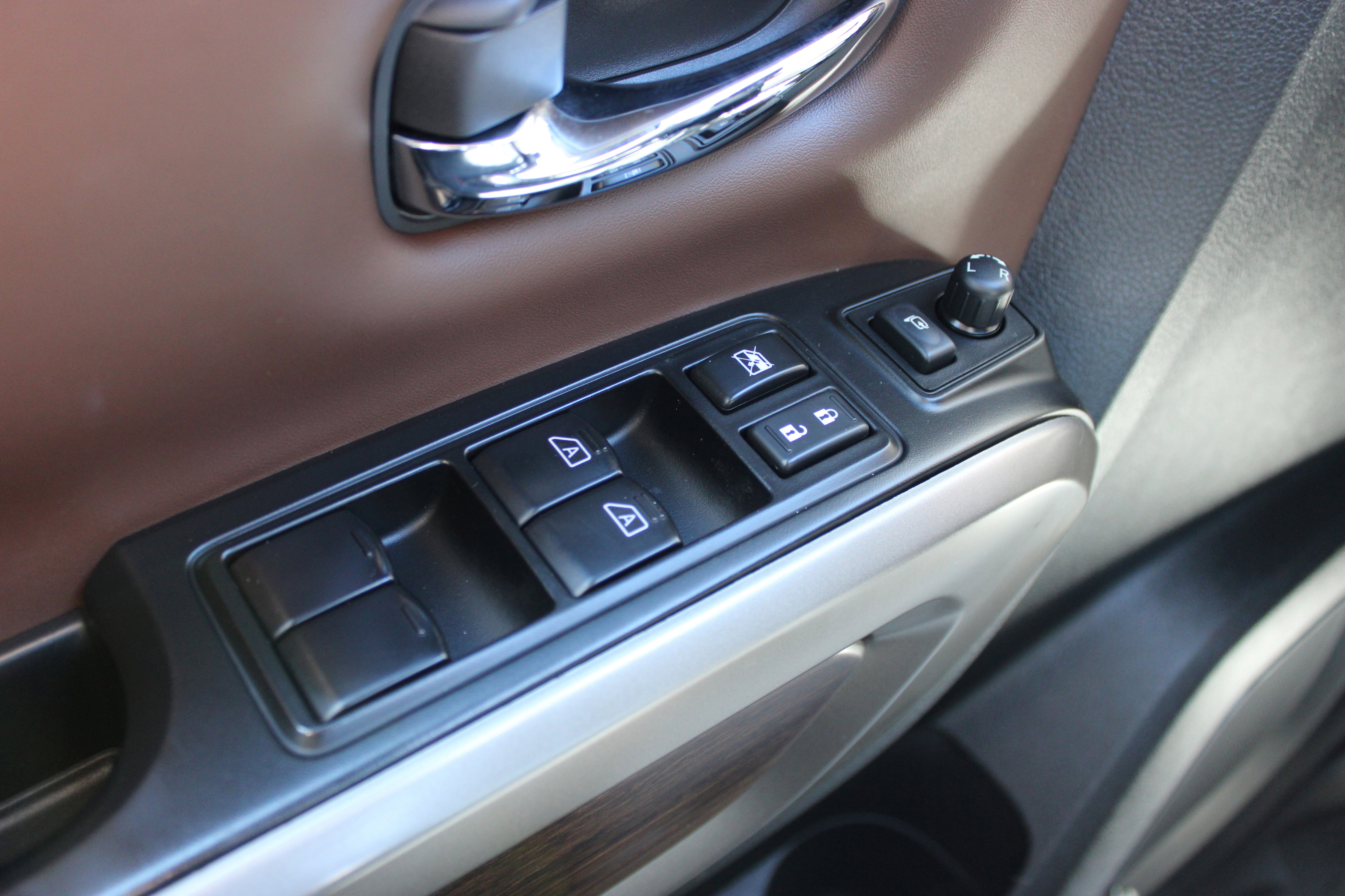 Certified 2023 Nissan Titan Platinum Reserve w/ Moonroof Package image 35