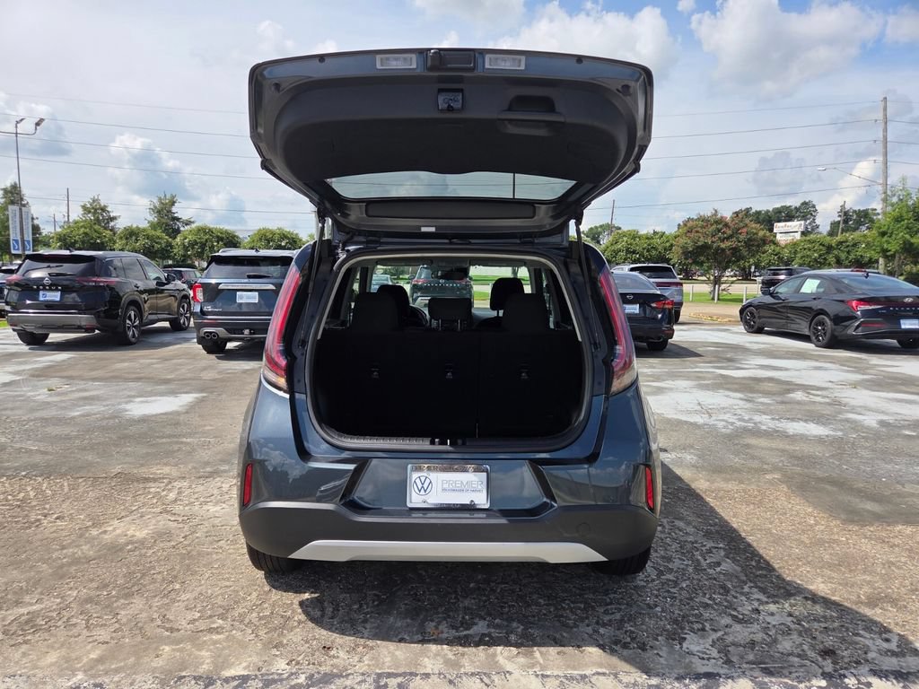 Used 2025 Kia Soul LX w/ LX Technology Package FWD image 27