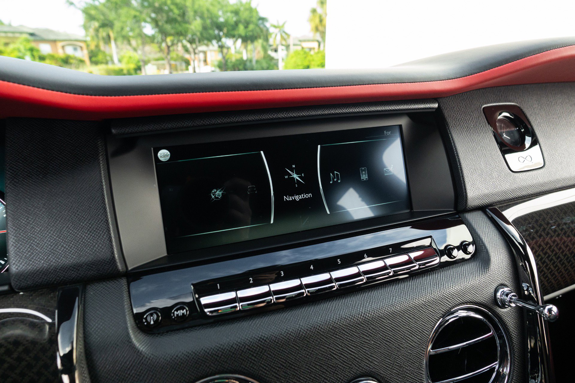 Used 2022 Rolls-Royce Cullinan Black Badge w/ Dark Exterior Package AWD/4WD image 84