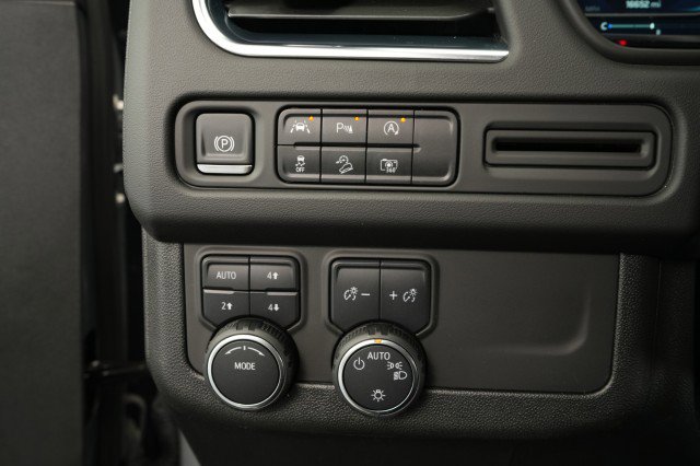 Used 2024 Chevrolet Tahoe Z71 w/ Luxury Package image 36