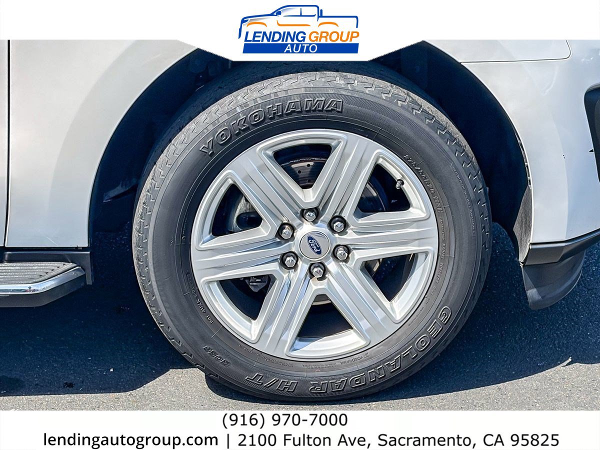 Used 2018 Ford Expedition Max XLT w/ Equipment Group 202A AWD/4WD image 9