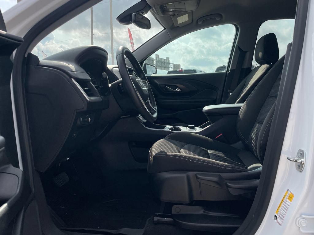 Used 2024 GMC Terrain SLE w/ LPO, Floor Liner Package FWD image 23