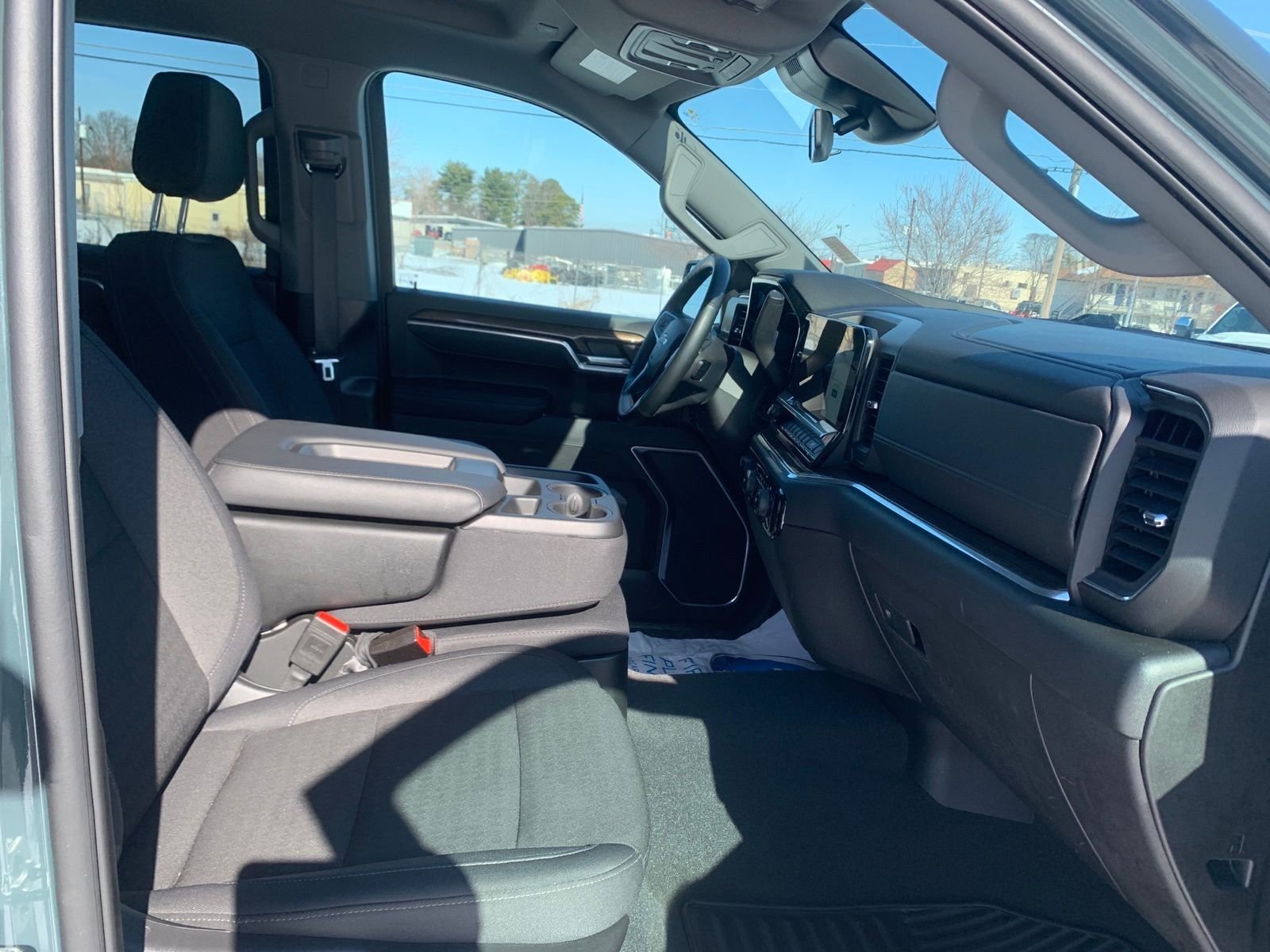 Used 2025 Chevrolet Silverado 1500 LT image 30