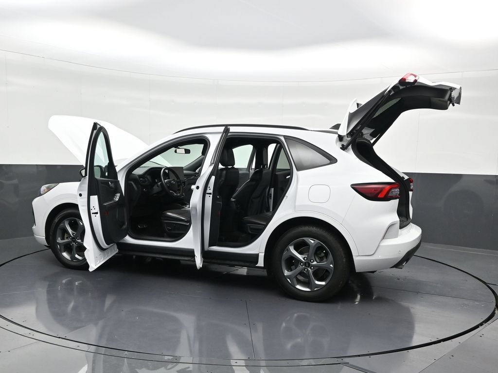 Used 2023 Ford Escape ST-Line w/ Tech Pack #1 FWD image 34