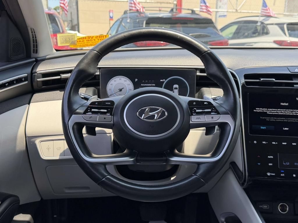 Certified 2023 Hyundai Tucson Limited w/ Winter Package AWD/4WD image 15