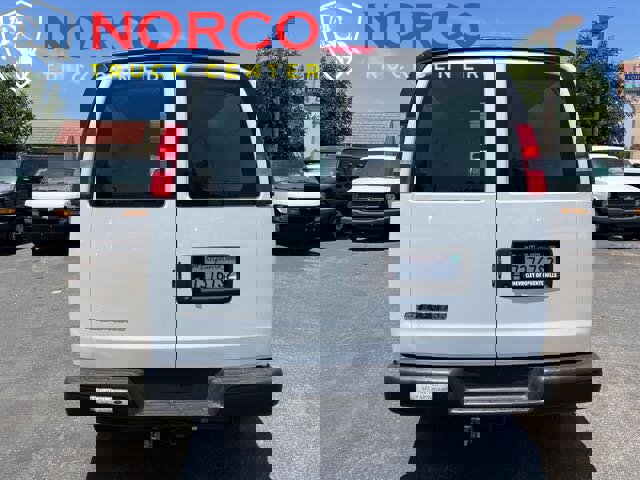 Used 2018 Chevrolet Express 2500 image 20