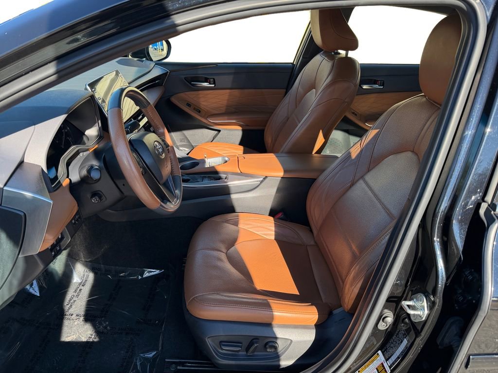 Used 2020 Toyota Avalon Limited image 9