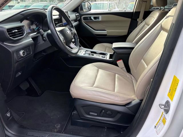 Used 2022 Ford Explorer XLT w/ Equipment Group 202A image 9