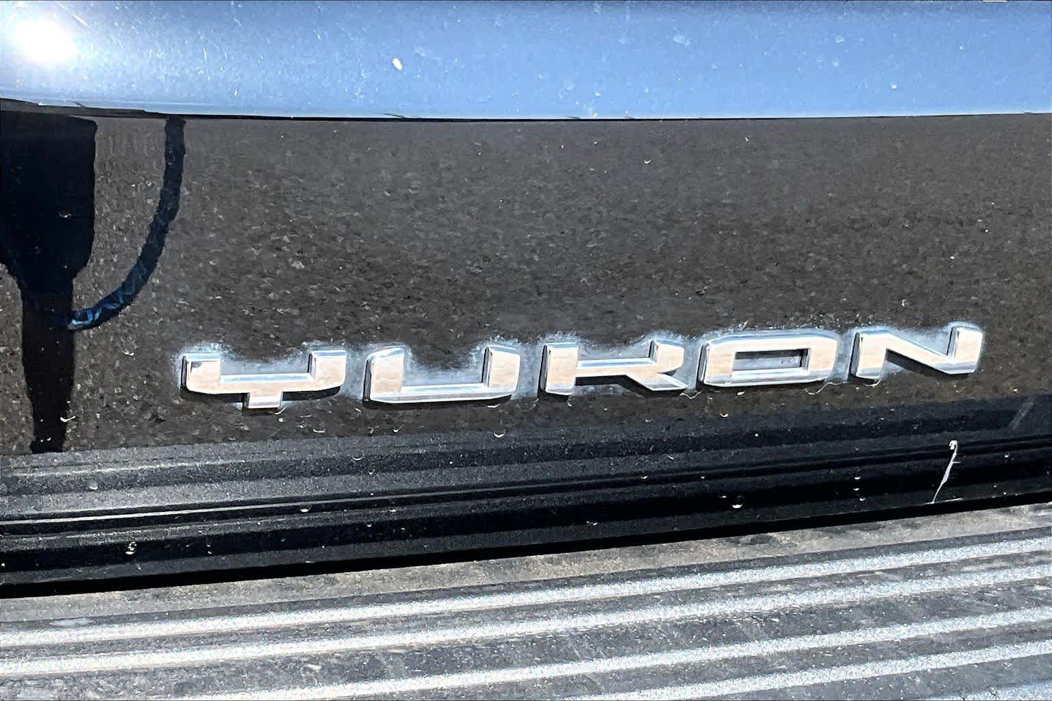 Used 2024 GMC Yukon Denali w/ Advanced Technology Package AWD/4WD image 33