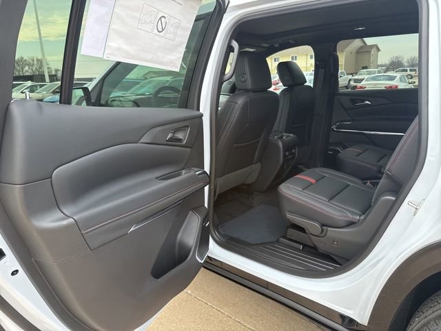 New 2026 Chevrolet Traverse RS image 38