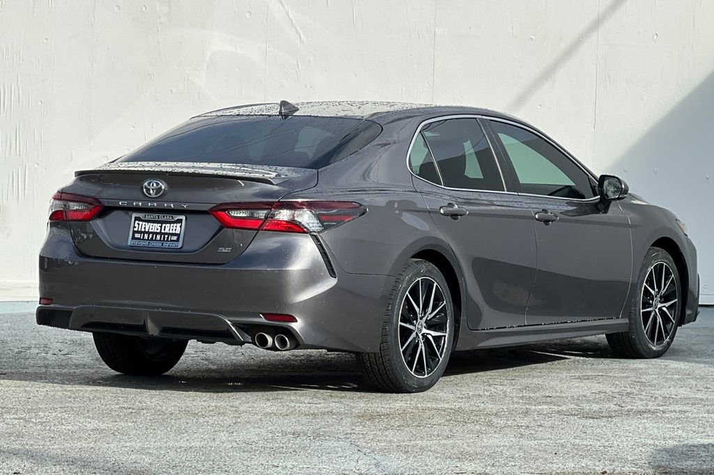 Used 2021 Toyota Camry SE w/ Convenience Package image 3