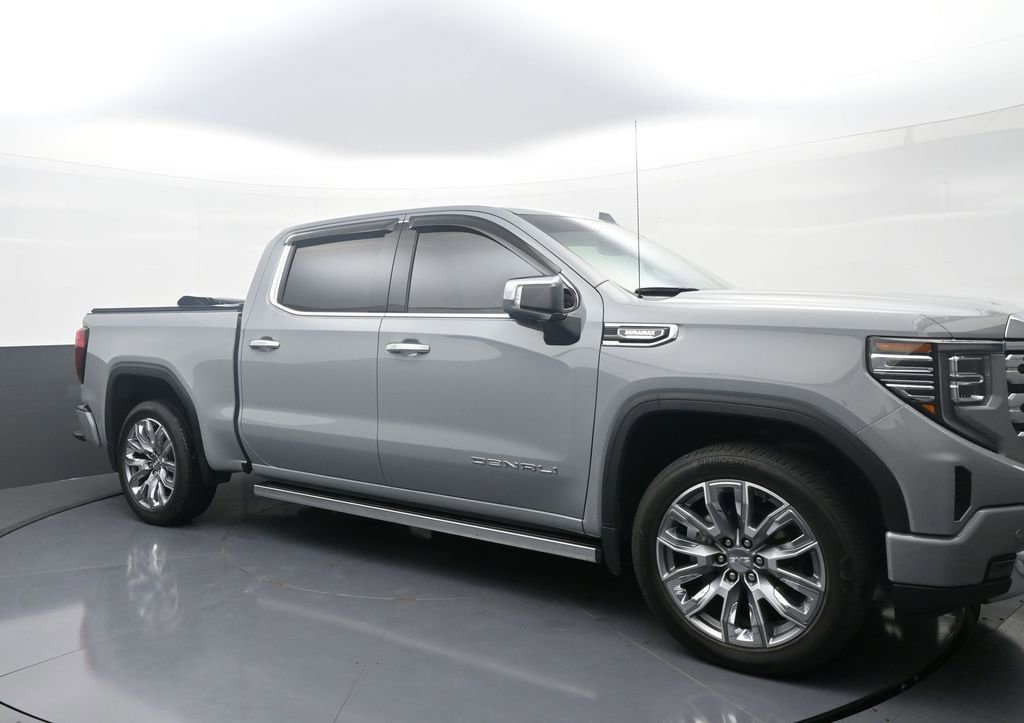Used 2025 GMC Sierra 1500 Denali AWD/4WD image 3