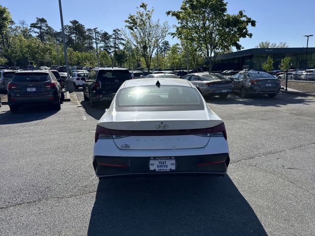 Certified 2025 Hyundai Elantra SEL FWD image 6