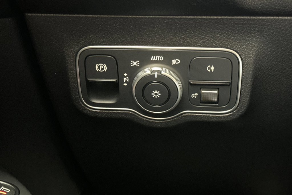 Certified 2024 Mercedes-Benz EQB 250+ image 32