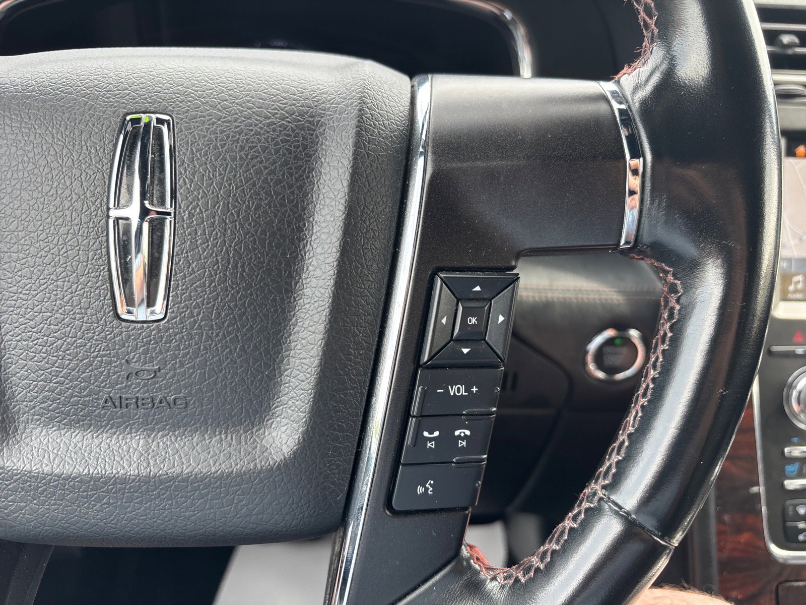 Used 2017 Lincoln Navigator L Reserve AWD/4WD image 30