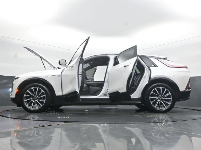 Certified 2024 Cadillac Lyriq Sport w/ LPO, Floor Liner Package AWD/4WD image 59