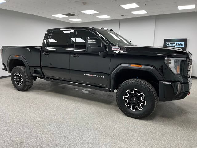 Used 2024 GMC Sierra 2500 AT4X AWD/4WD image 2