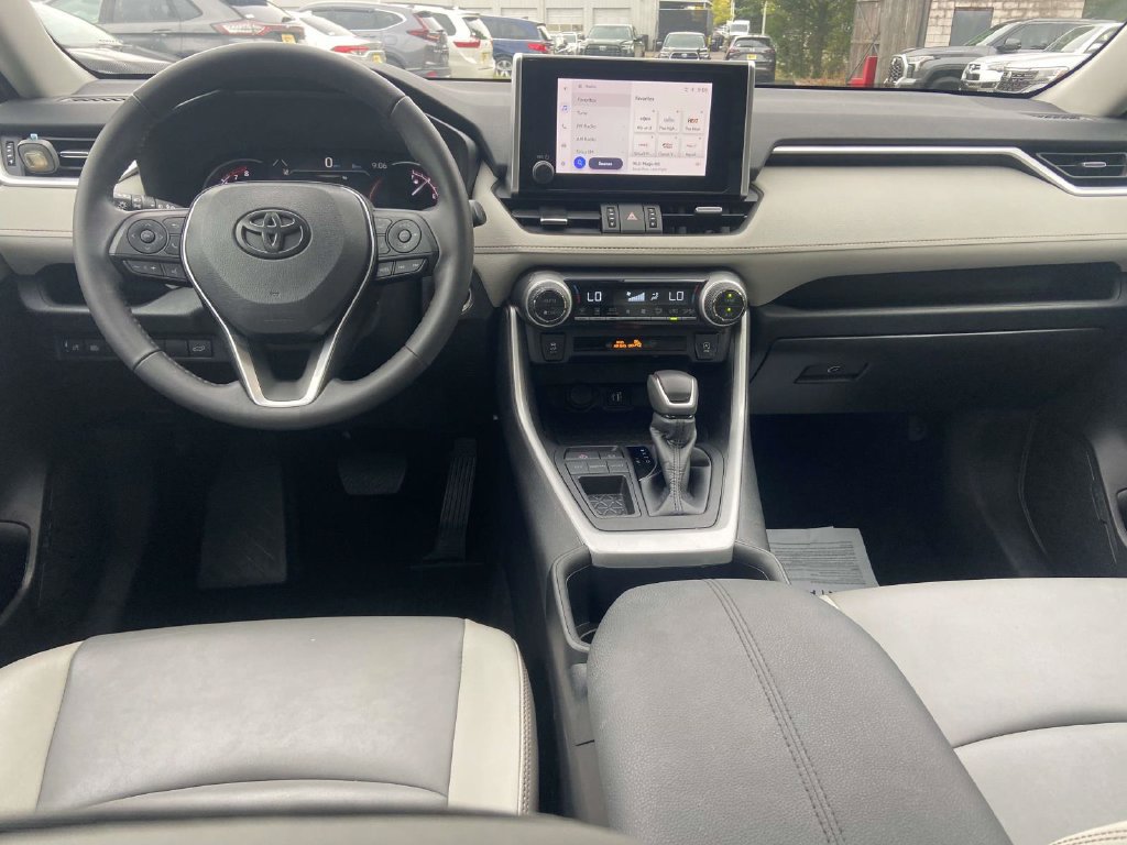 Used 2024 Toyota RAV4 XLE Premium FWD image 11