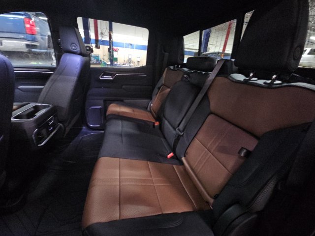 Used 2026 Chevrolet Silverado 1500 High Country AWD/4WD image 28
