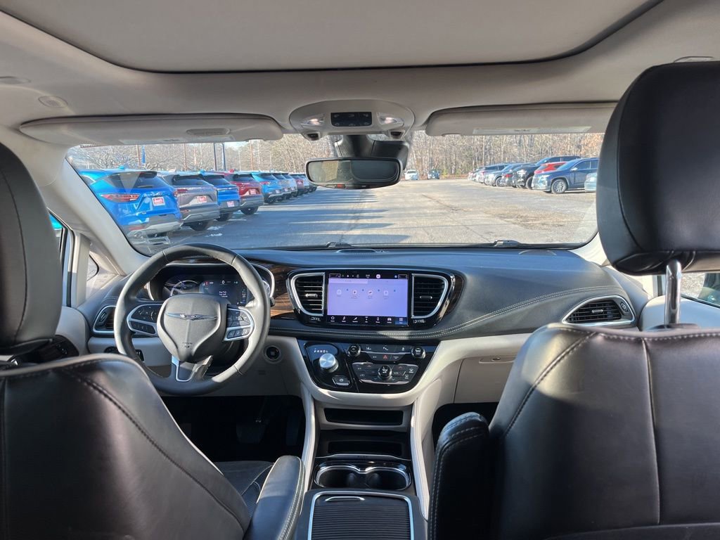 Used 2023 Chrysler Pacifica Limited image 38