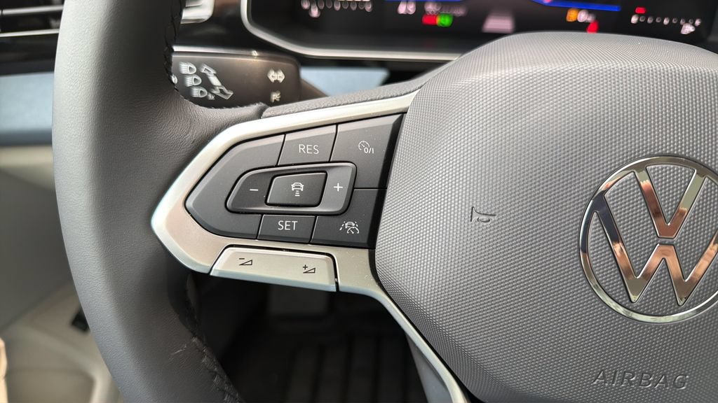 New 2026 Volkswagen Jetta SE FWD image 21