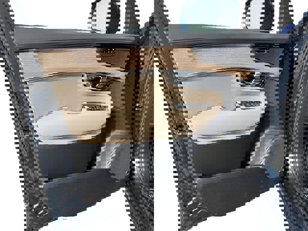 New 2026 Volvo XC90 B6 Plus w/ Protection Package Premier image 8