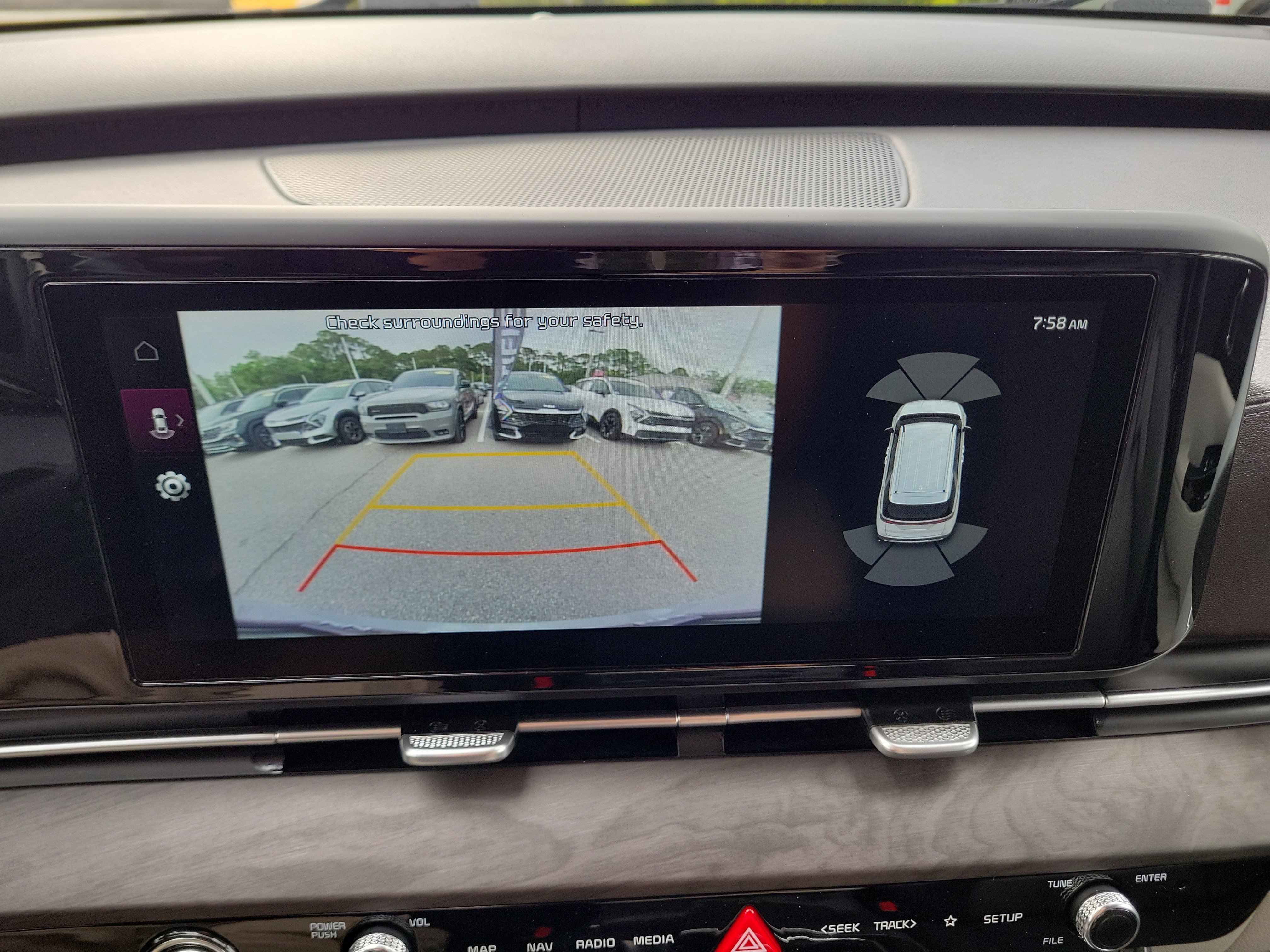 Used 2023 Kia Carnival EX FWD image 34