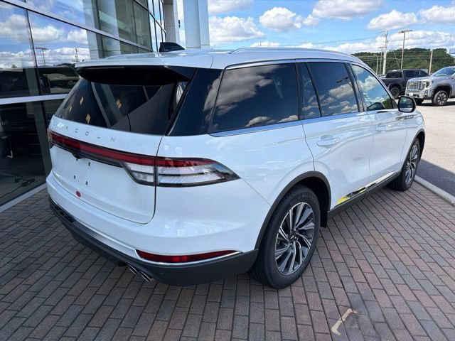 New 2026 Lincoln Aviator AWD image 3