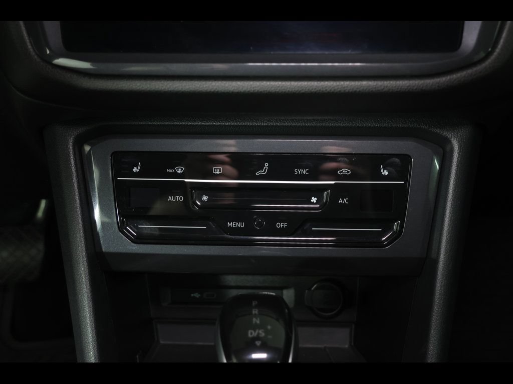 Used 2023 Volkswagen Tiguan SE w/ Panoramic Sunroof Package FWD image 15