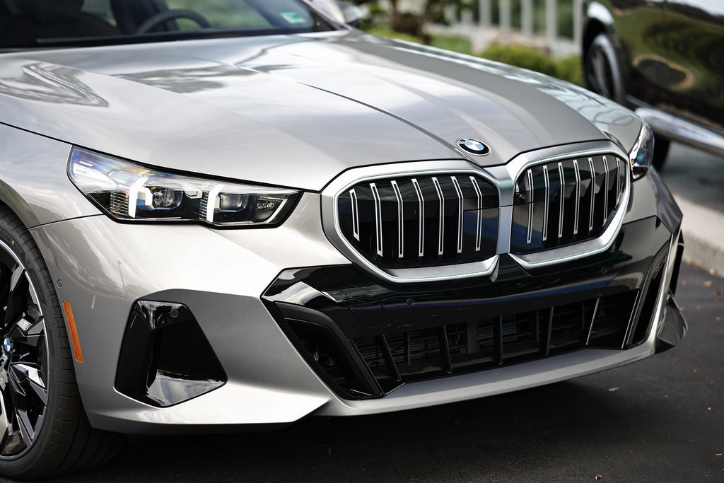 New 2026 BMW 530i w/ M Sport Package image 2