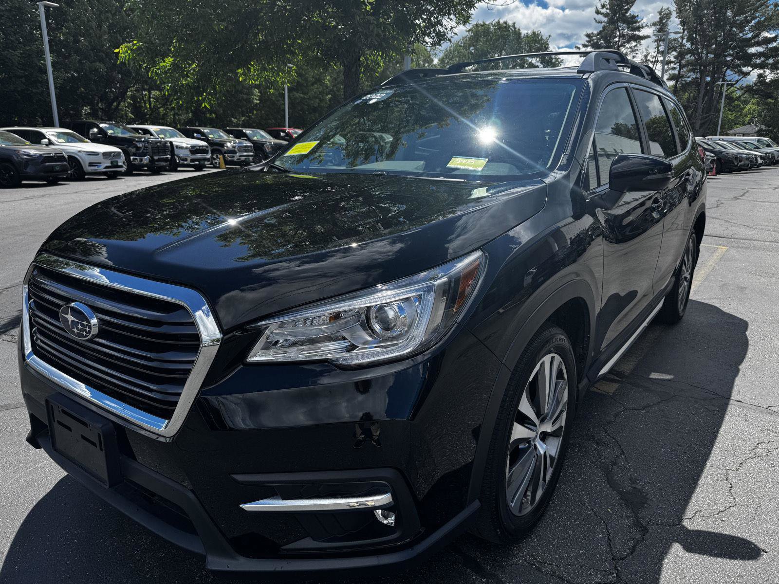 Used 2022 Subaru Ascent Limited w/ Technology Package AWD/4WD image 3