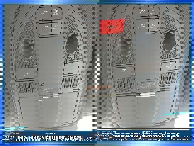 Used 2025 Genesis G70 2.5T image 31