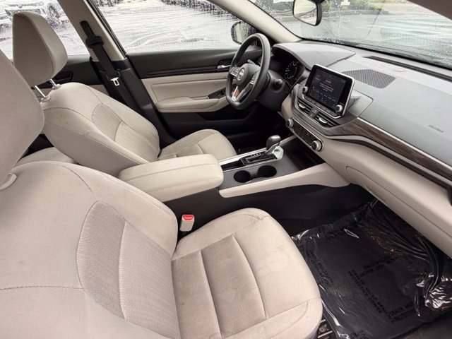 Used 2025 Nissan Altima 2.5 SV FWD image 22