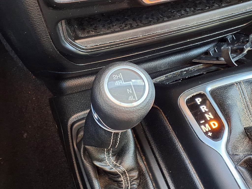Used 2021 Jeep Wrangler Unlimited Sahara AWD/4WD image 8