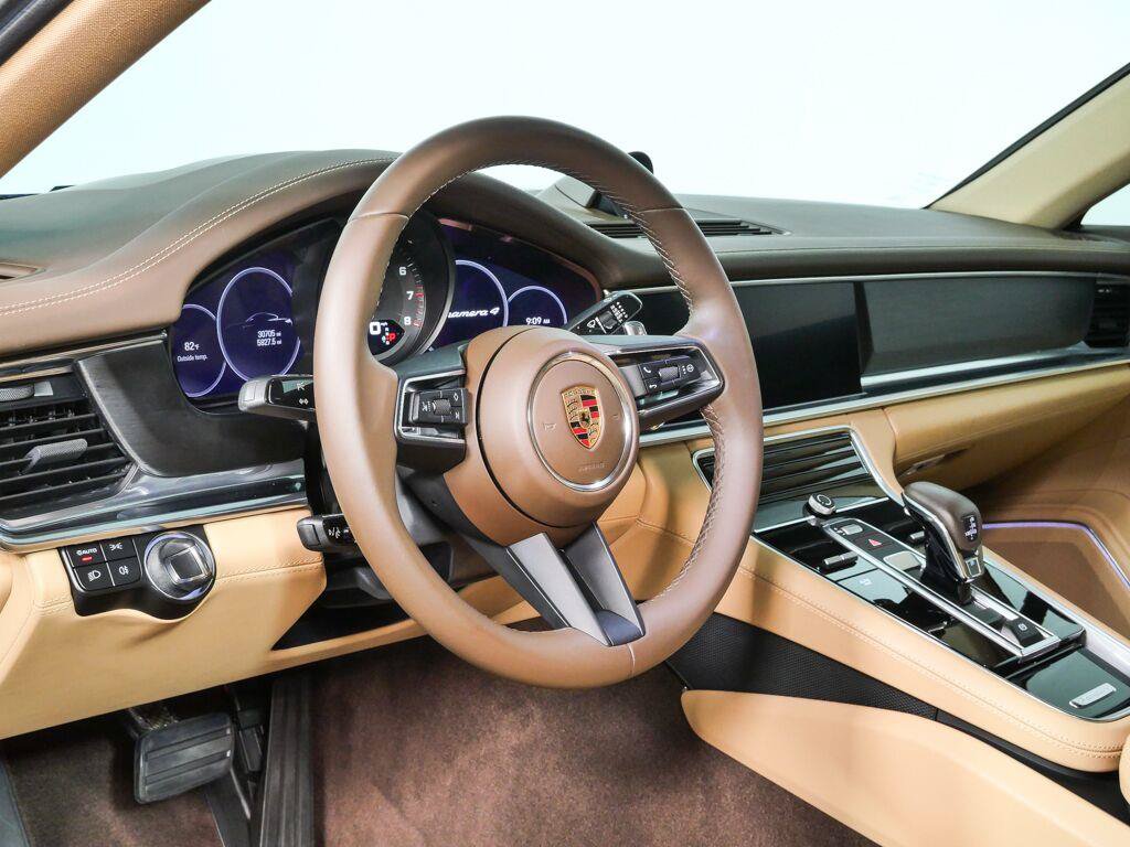 Certified 2023 Porsche Panamera 4 Platinum Edition AWD/4WD image 4