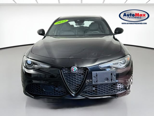 Used 2023 Alfa Romeo Giulia Veloce AWD/4WD image 5