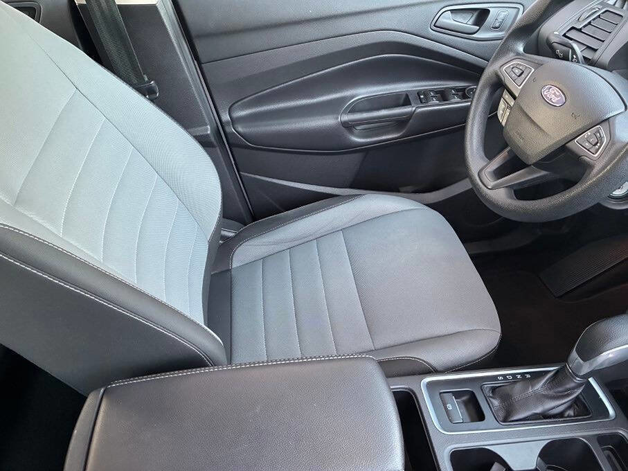 Used 2017 Ford Escape S image 28